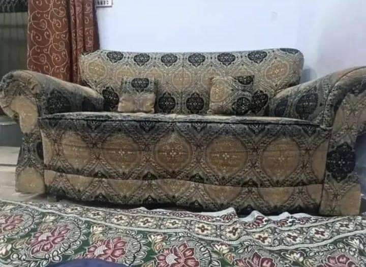 sofas full set 3 sofas + 2 satian + 2 moray * 1 table 5