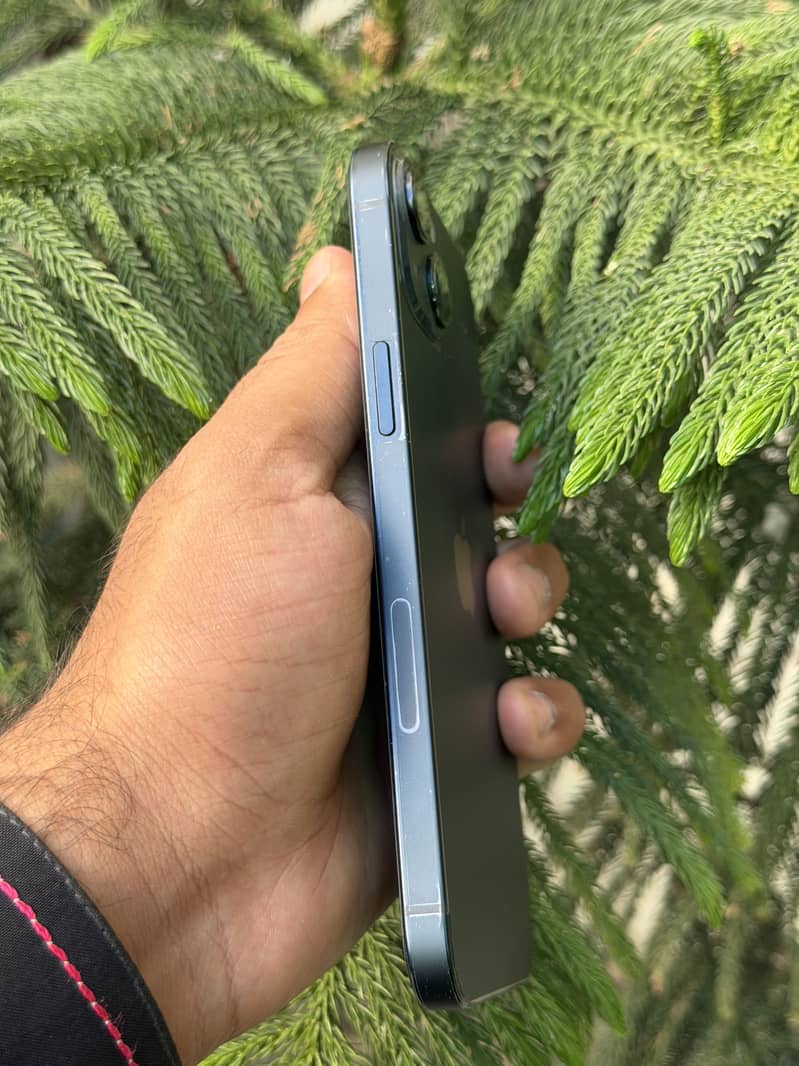 iPhone 14 Plus 1
