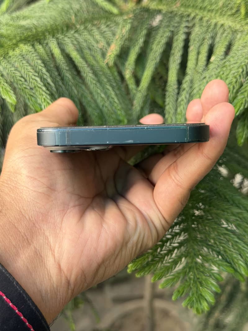 iPhone 14 Plus 3