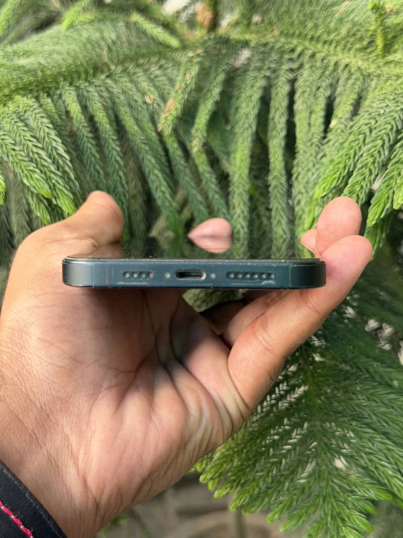 iPhone 14 Plus 4