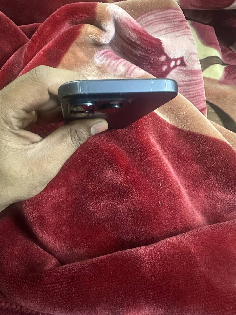 Iphone 15 pro 4