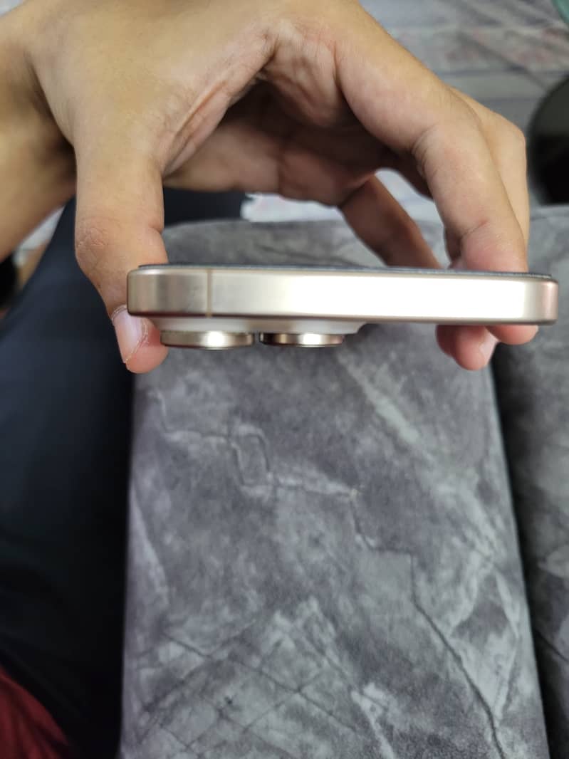 iphone 16pro Max 5