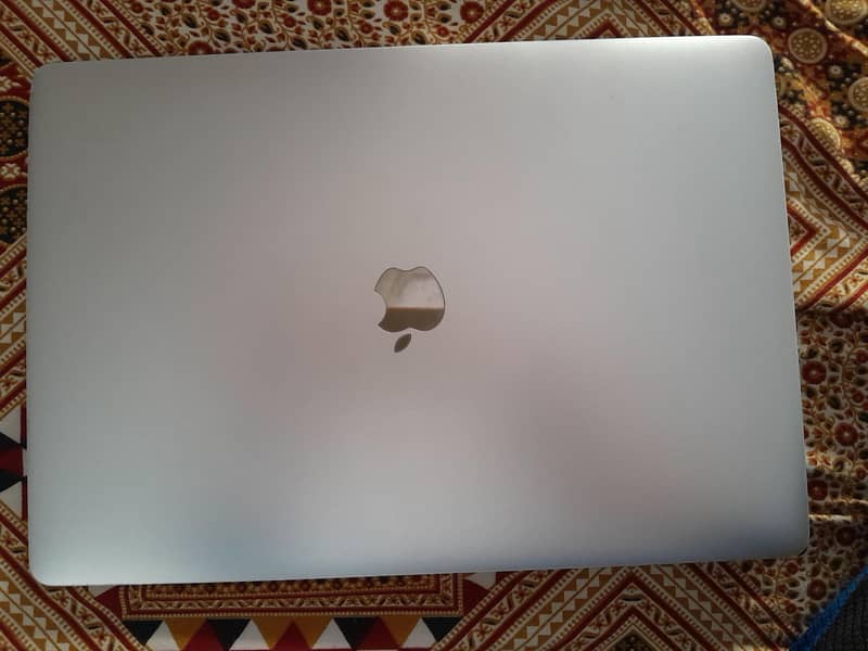 MacBook 2018 Intel model 0