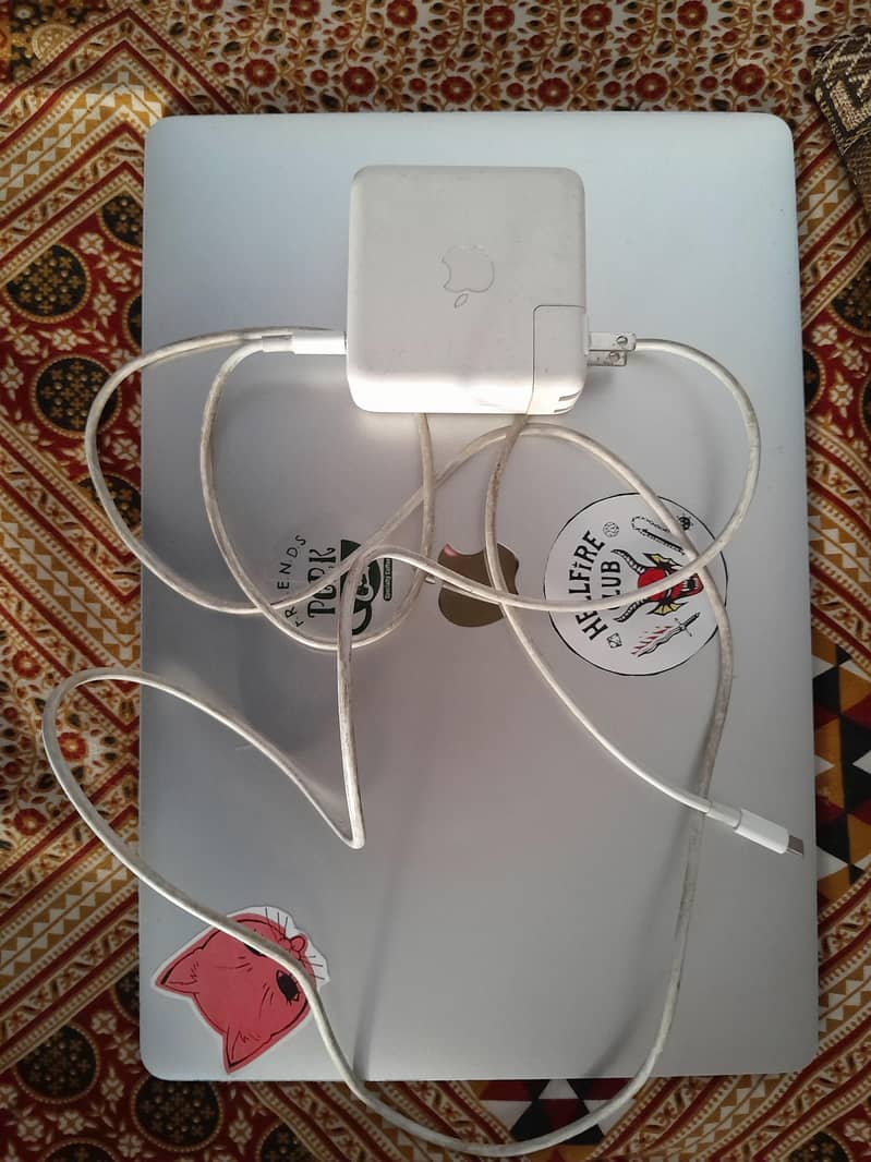 MacBook 2019 Intel model 1