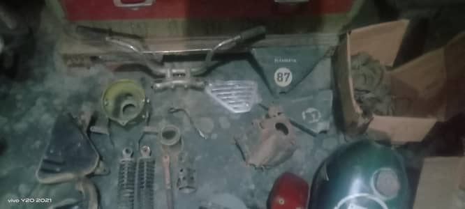 Honda Xl 350 spare parts and Suzuki R6 tyers imported