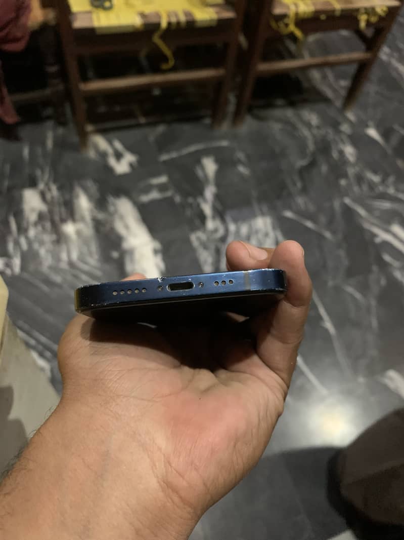 iPhone 12 5