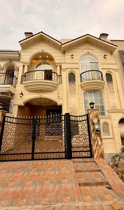 Phase 1 Block DD 5 Marla Unique Modern Designer built House for sale