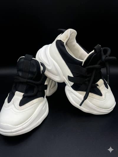 shoes totally 10/10 size 8 9 10 available buy now