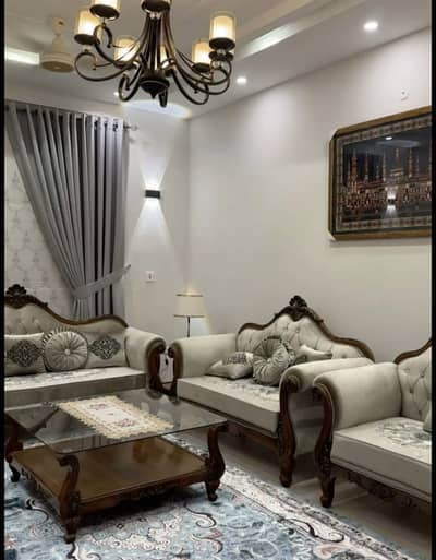 1 Kanal Portion Available For Rent.