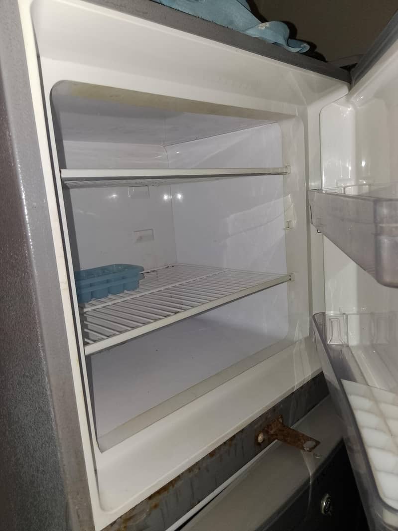 Downlance Refrigertor 2