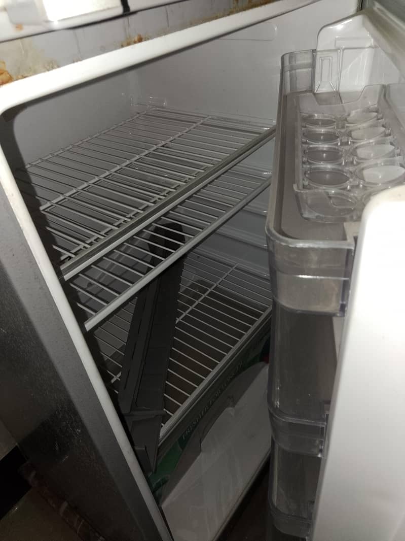 Downlance Refrigertor 4