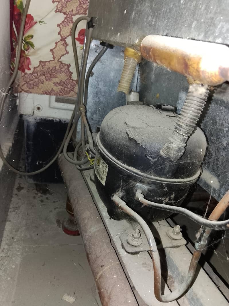 Downlance Refrigertor 6