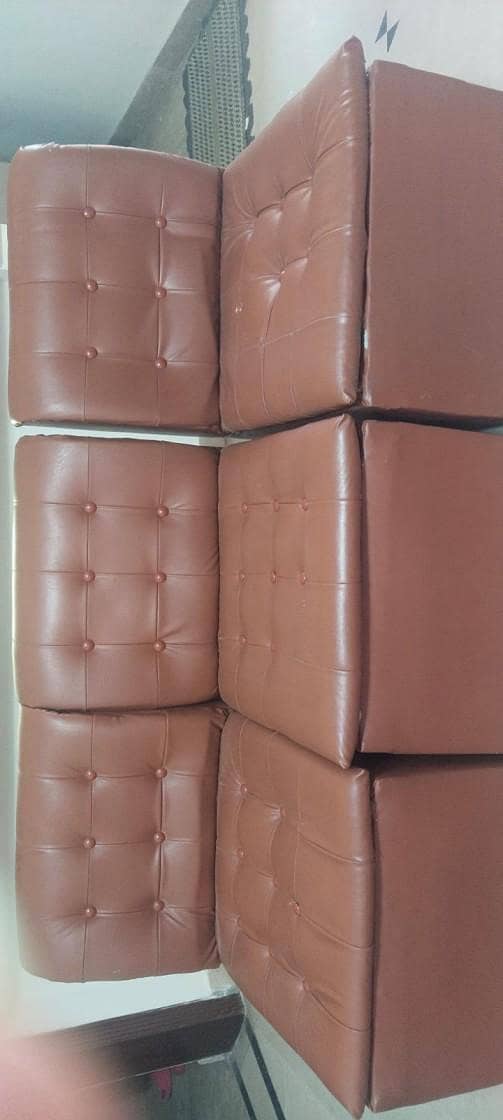 6 Sofas 0