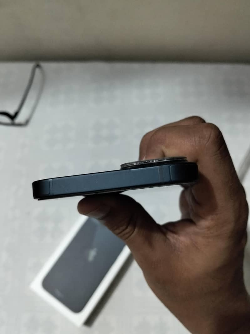 iphone 13 JV 4