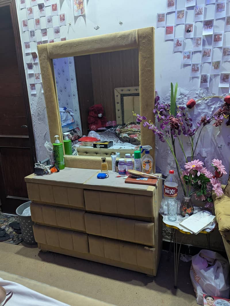 dressing table 0