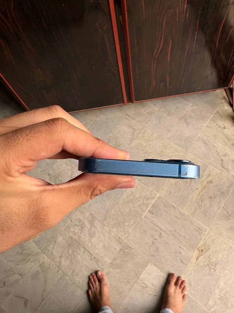 Iphone 13 4
