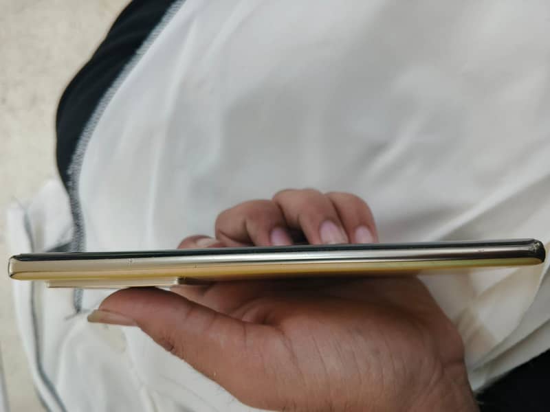 note 40 pro new condition 5