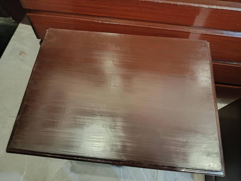 Complete Bed Set with dressing table 9