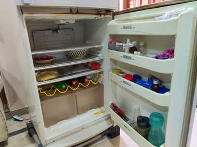 Dawlance jambo size fridge