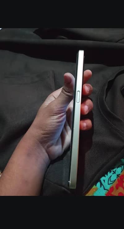 ram 6 128 condition 10/9.2