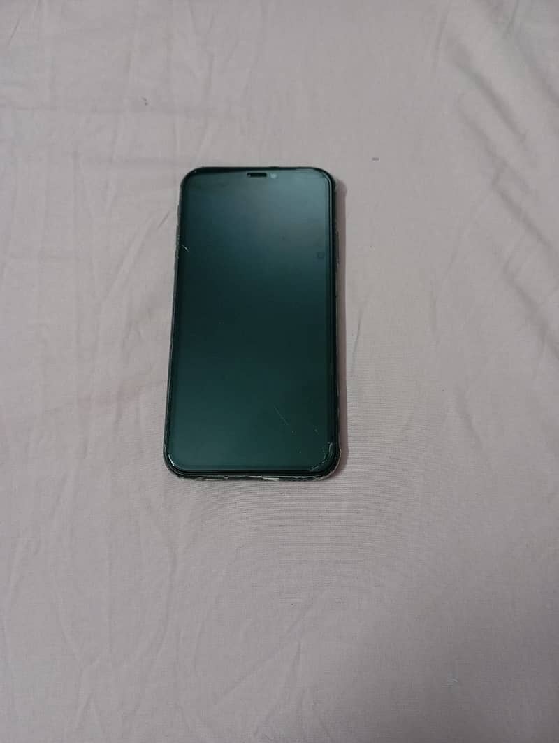 iPhone 11 3