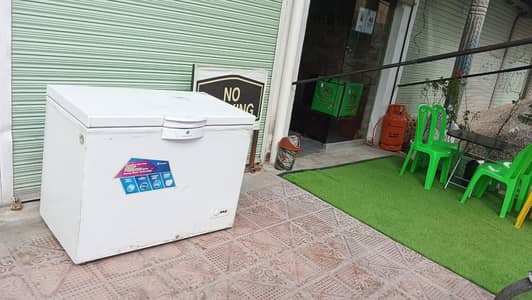  Dawlance 400 EDS Deep Freezer – Energy Saver Technology