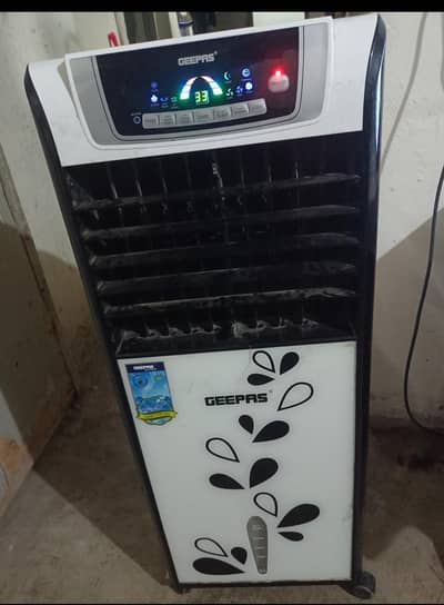 Geepas air cooler mini AC like new 9/10 with remote