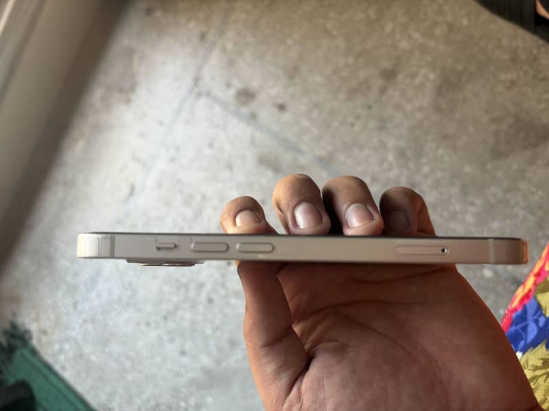 iPhone 13 1
