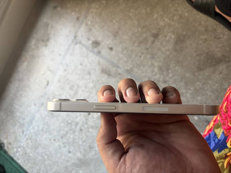 iPhone 13 5