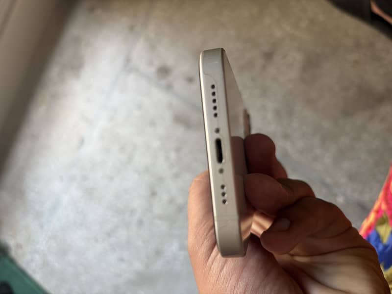 iPhone 13 6
