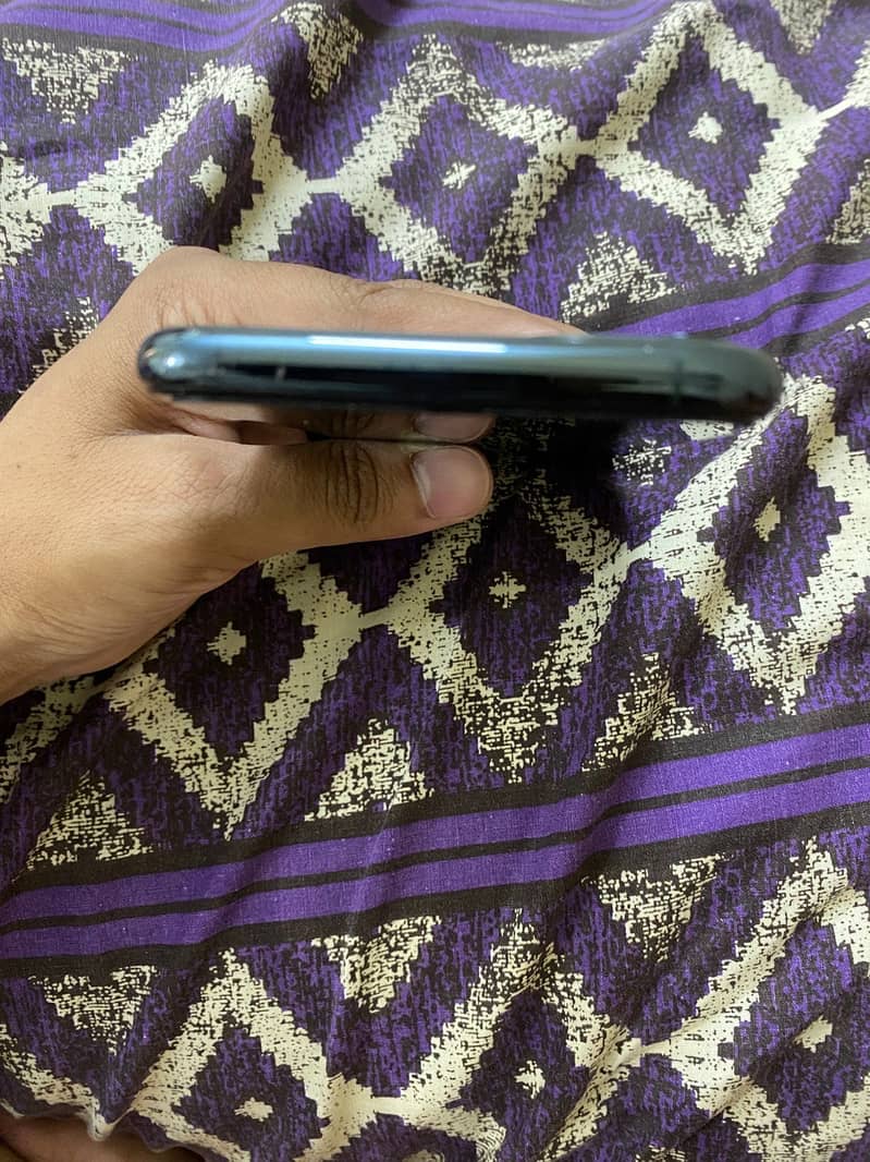 Iphone 11 pro max 2