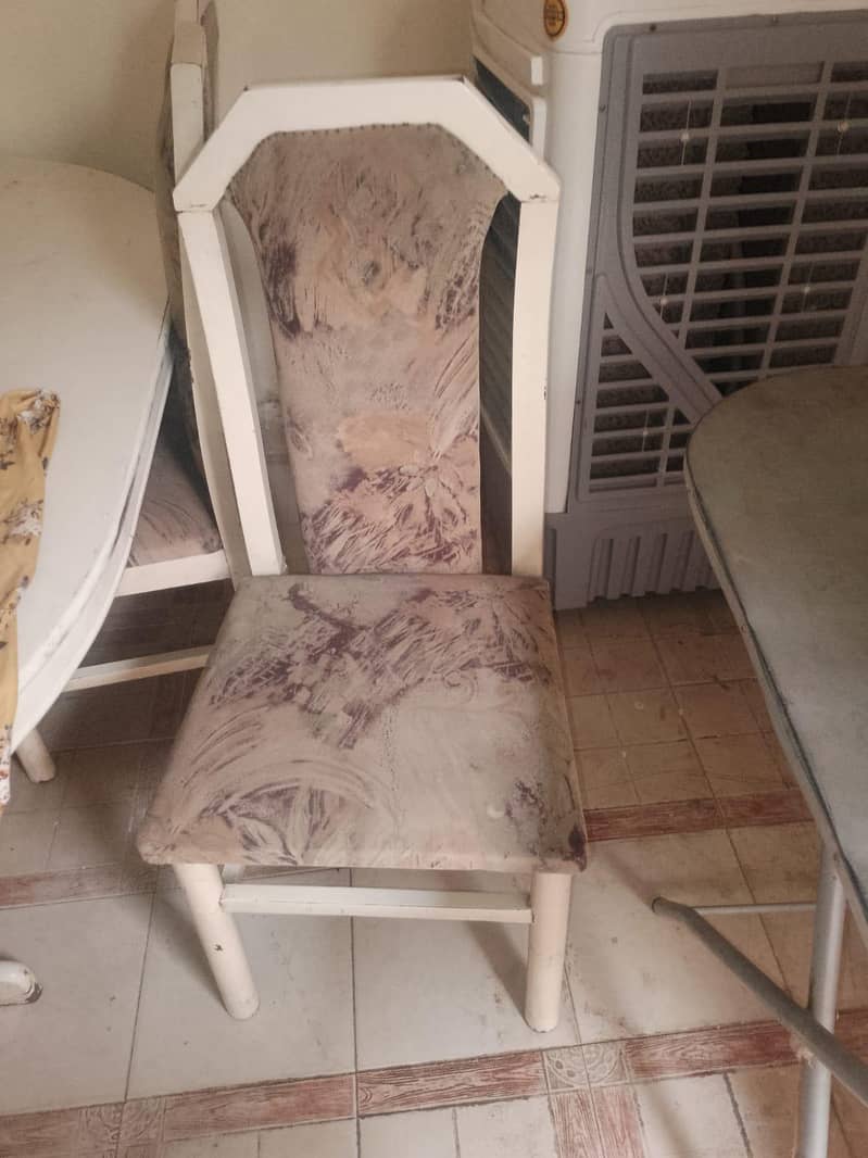 Dining table And chairs 1