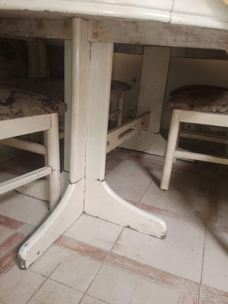 Dining table And chairs 3