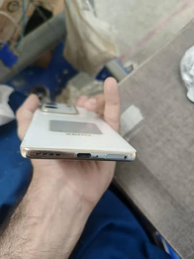 inFinix zero 30 8+8/256