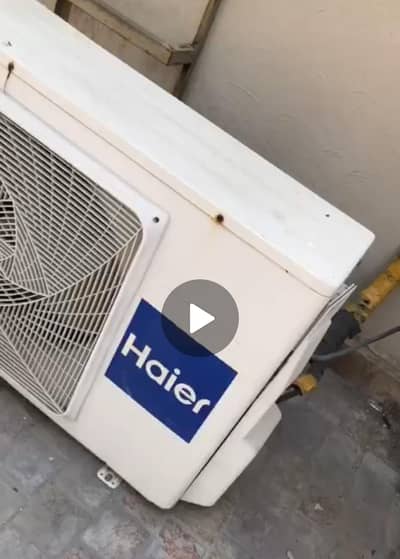 excellent condition 1.5 inverter AC, chilling , low electricity