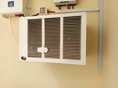 General window AC in excellent condition
