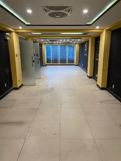 Property Connect Offers!Blue Area 600sqft Mezzanine Floor Available For Rent