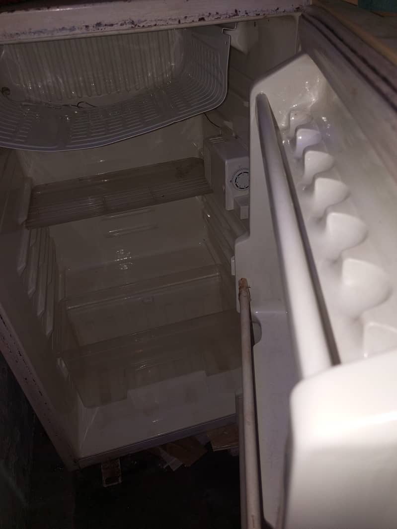 Mini Fridge 1