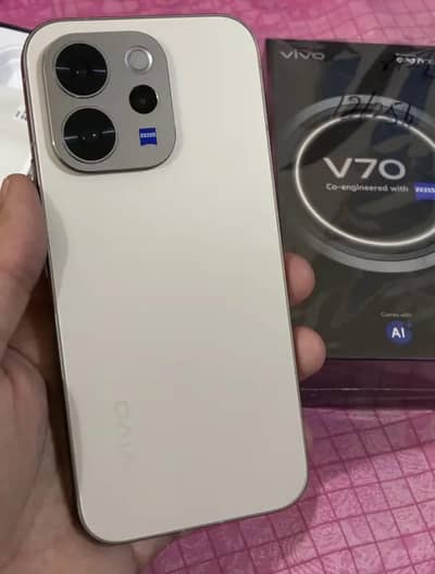 Vivo V70 5g 12 512 With Full Box Urgent Sale Connect What s App Number