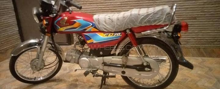 Honda CD 70 cc a BRAND NEW BIKE.   0-3-2-2 5- 3- 7- 3- 3--0-7