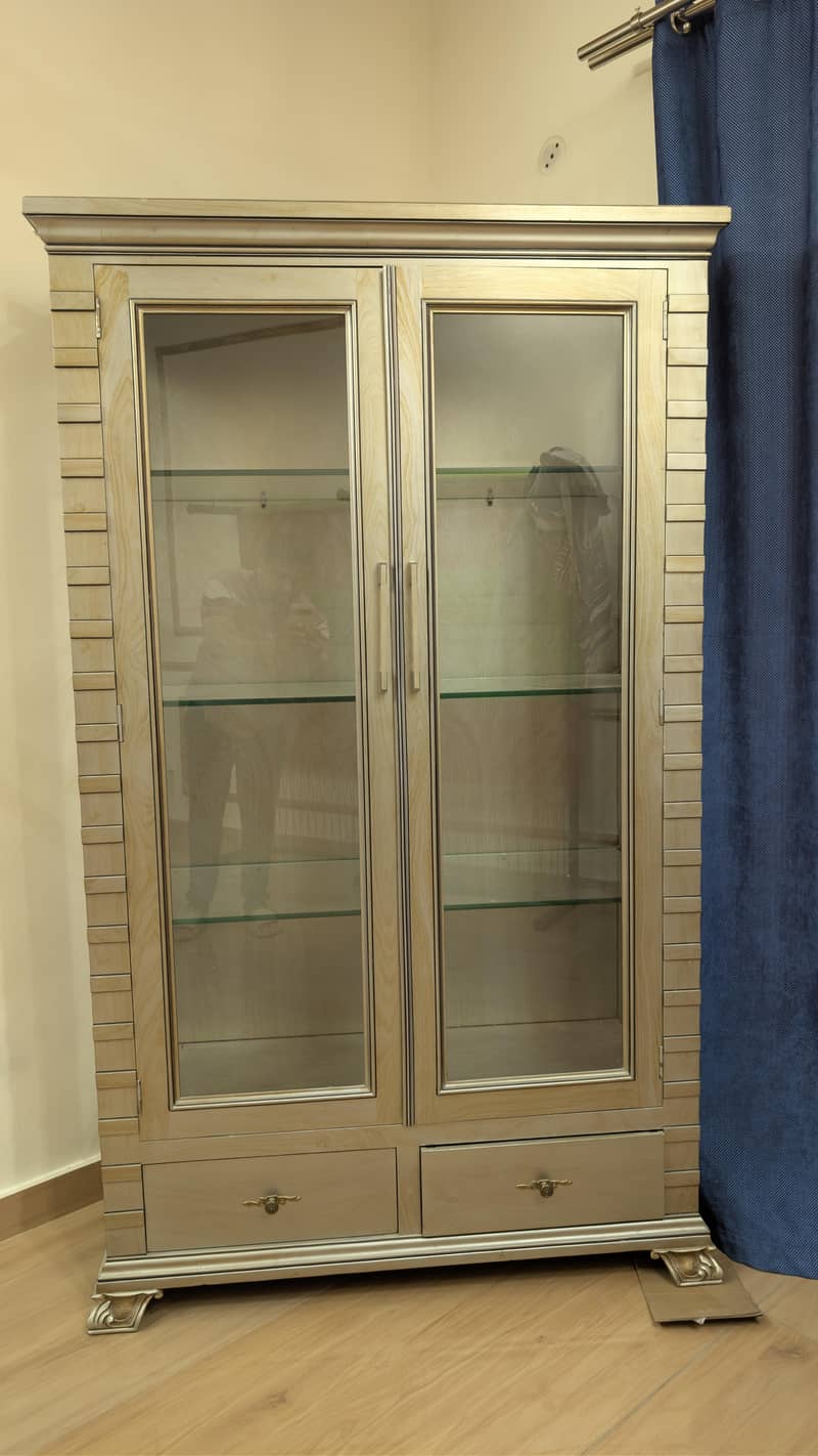 Showcase برتن الماری 0