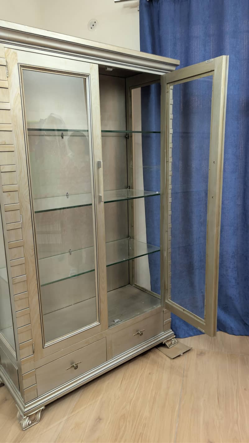 Showcase برتن الماری 3