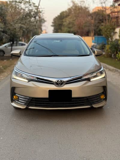 Toyota Corolla Altis Grande CVT-i 1.8 2018 Model