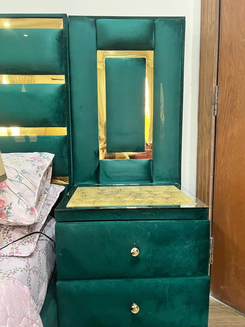 Bed Set - side tables - dressing table with sofa 1