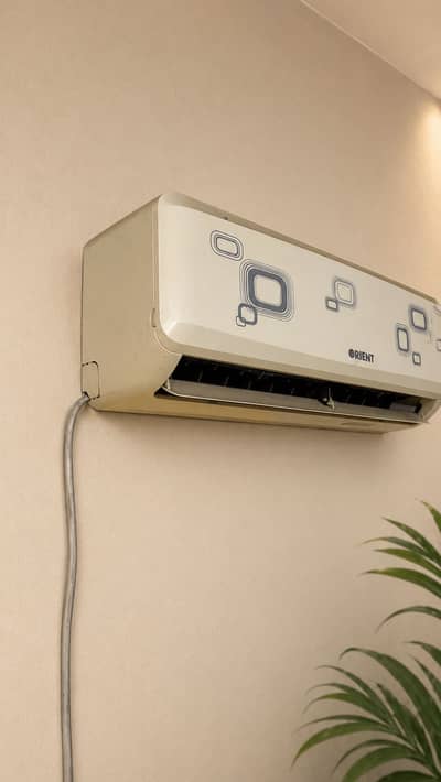 Orient 1 ton Ac in good condition