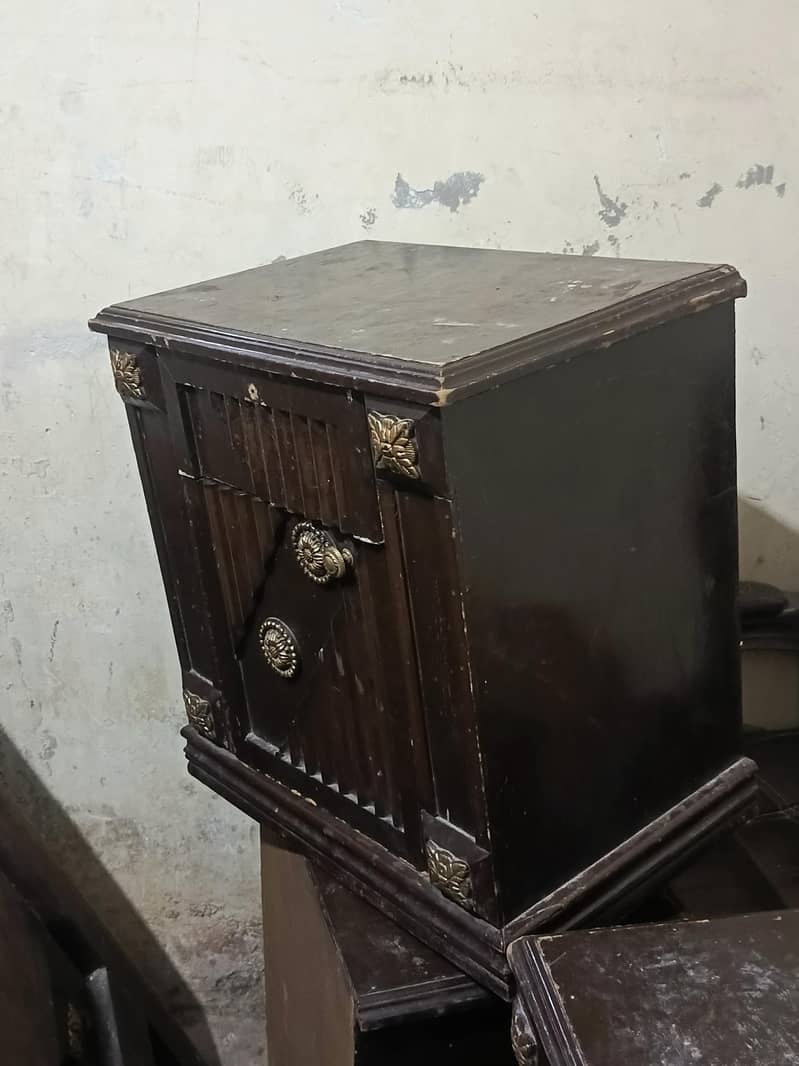 Bed and Dressing Table 1