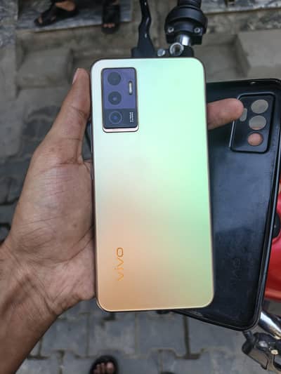 VIVO V23E lush condition