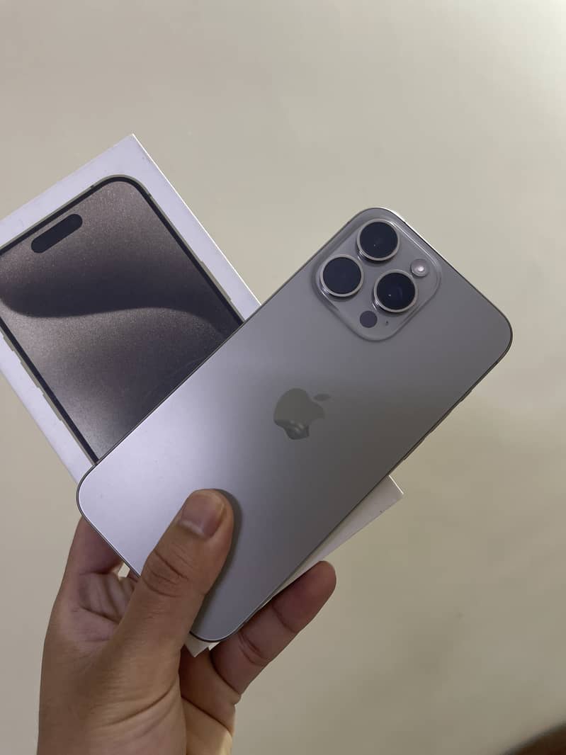 iPhone 15 pro max 0