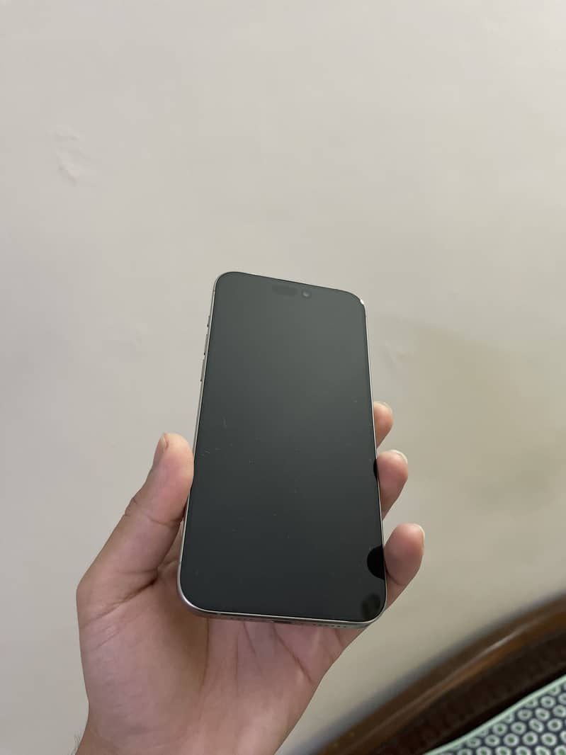 iPhone 15 pro max 1