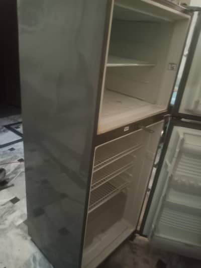 Dawlance full size Refrigerator Collinge OK